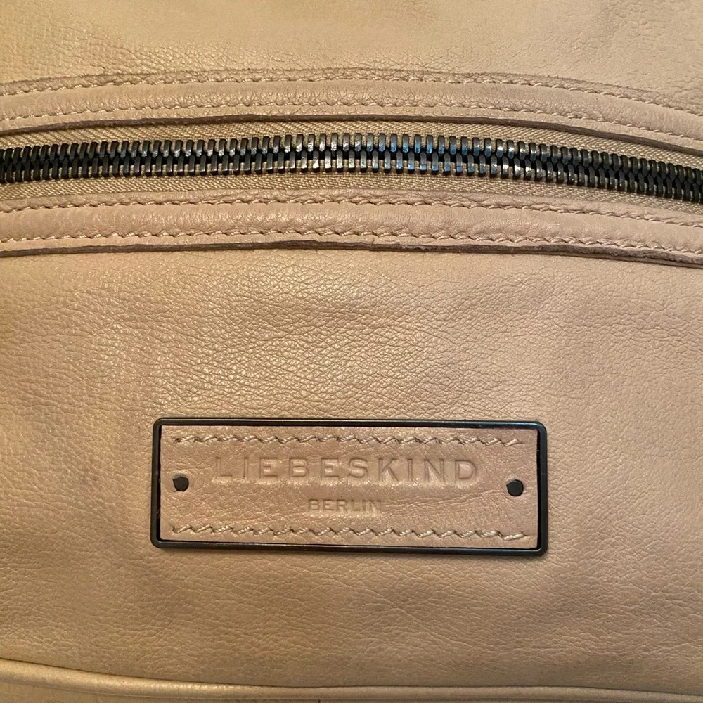 LIEBESKIND BAG HOBO TAN TEXTURED LEATHER TOP HANDLE SNAP CLOSE PEWTER HARDWARE